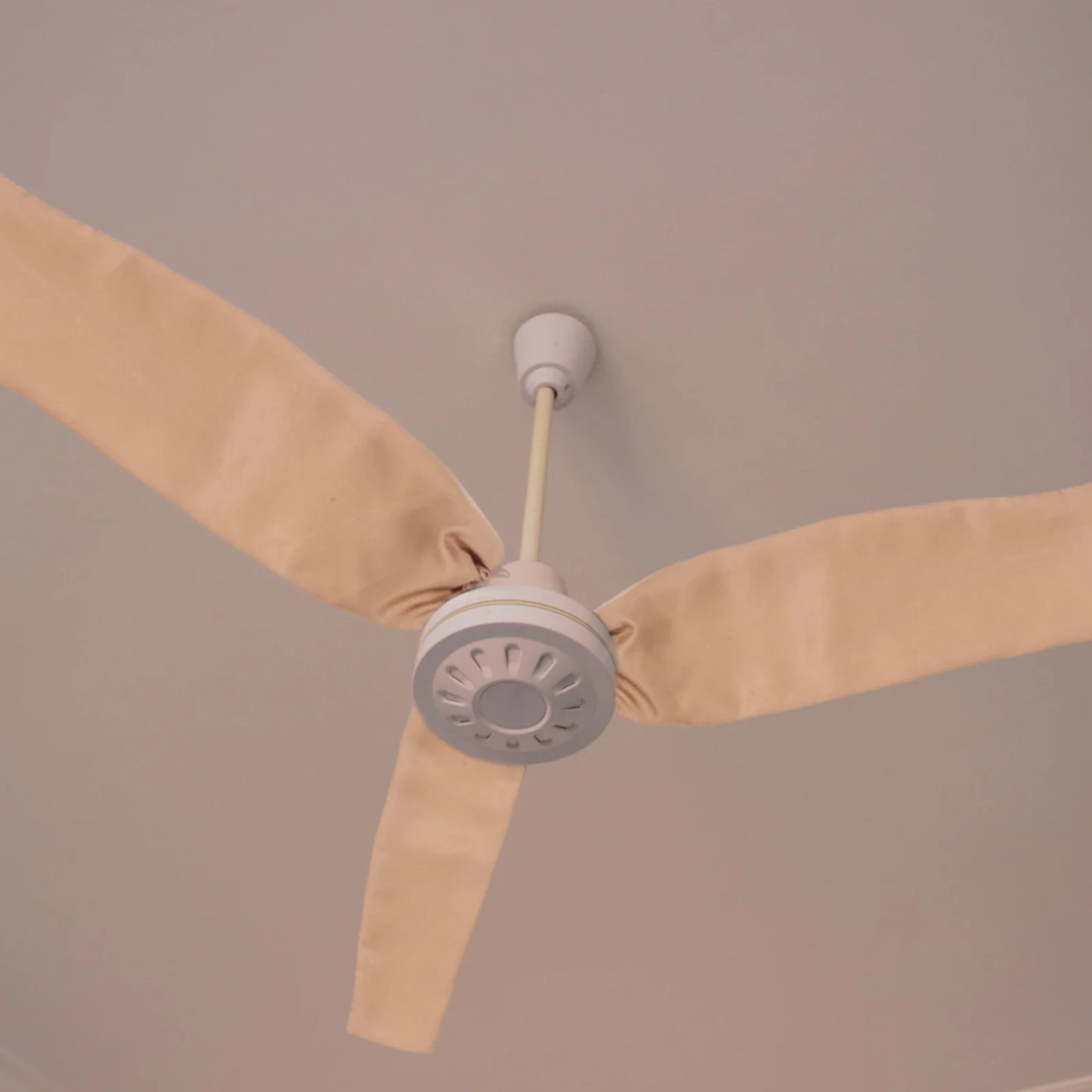 Ceiling Fan Blade Covers Ceiling Fan Dust Cover Reusable Cloth Dustproof Cover Hanging Electric Fan Protective Cloth Cover