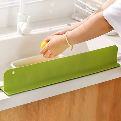 Flexible Sink Splash Guard for Kitchen Sink – Waterproof Silicone Faucet Splash Protector Mat